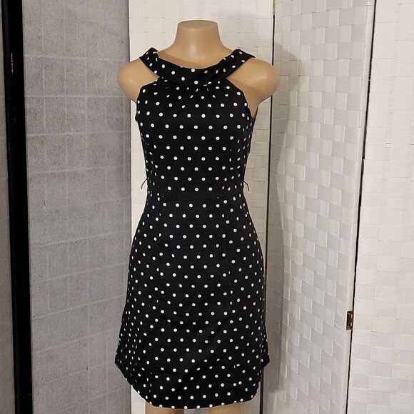 WHITE HOUSE BLACK MARKET  WHITE POLKA DOT DRESS - Picture 2 of 12